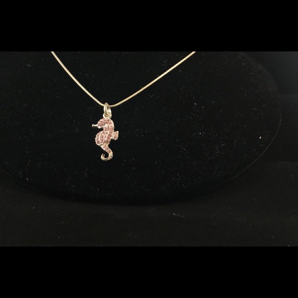Blushing mermaid’s companion seahorse pendant - Picture 3 of 5